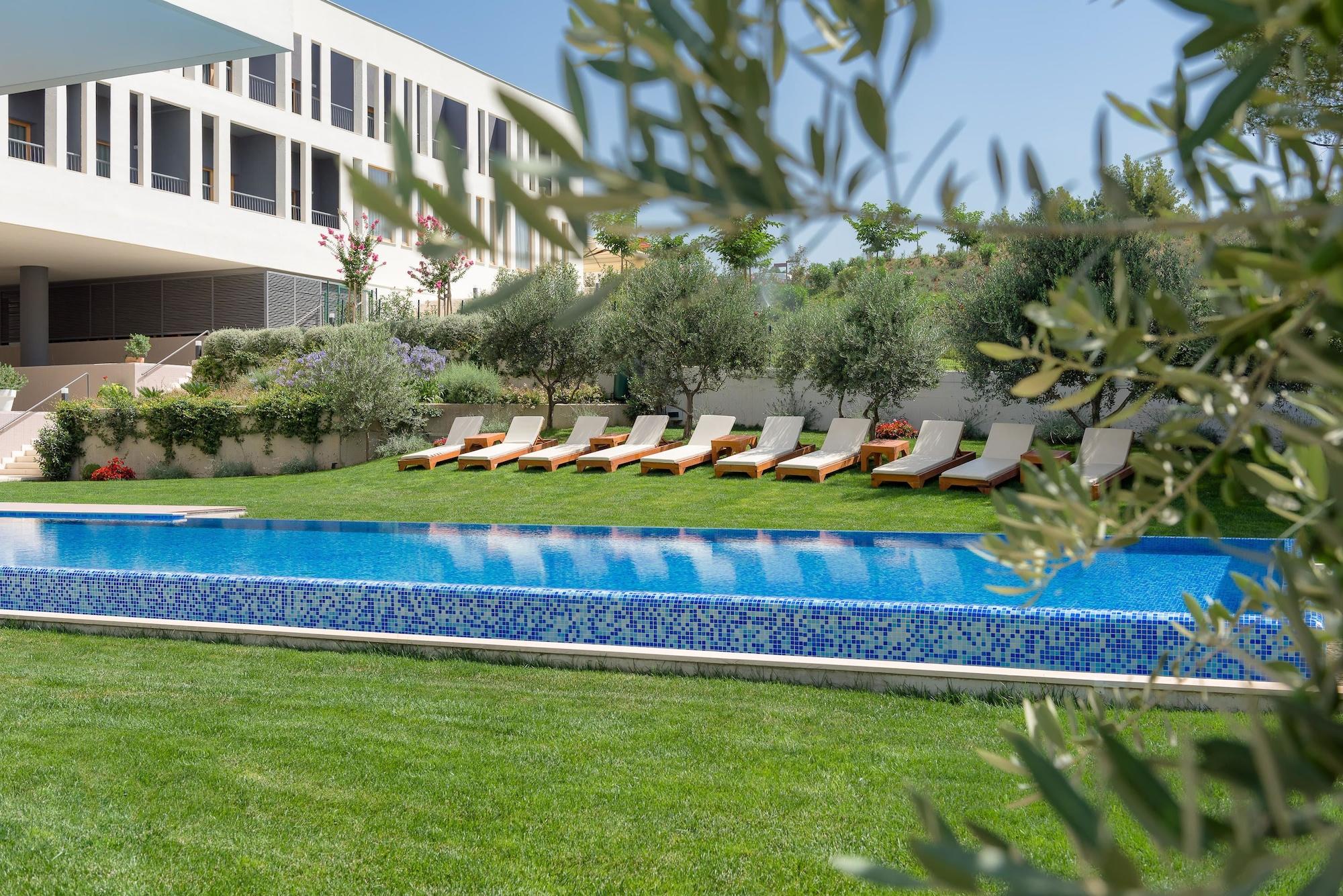 Hotel Salona Palace Екстериор снимка