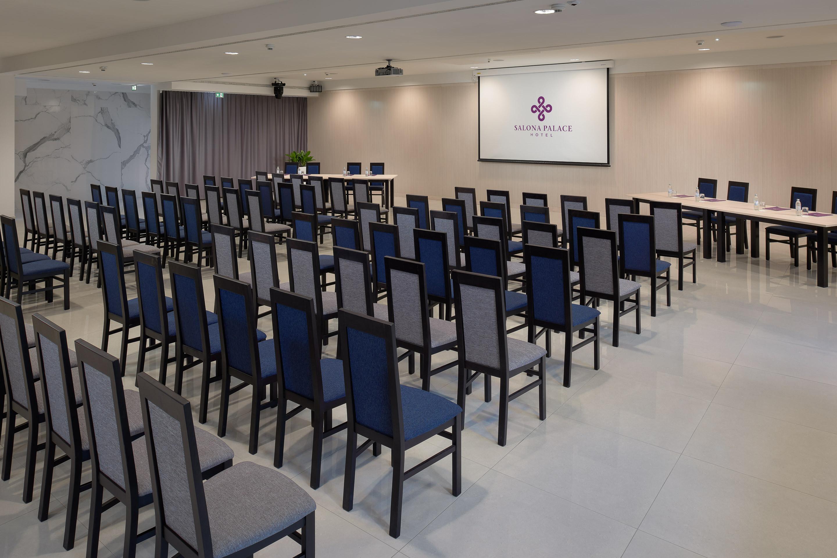Hotel Salona Palace Екстериор снимка