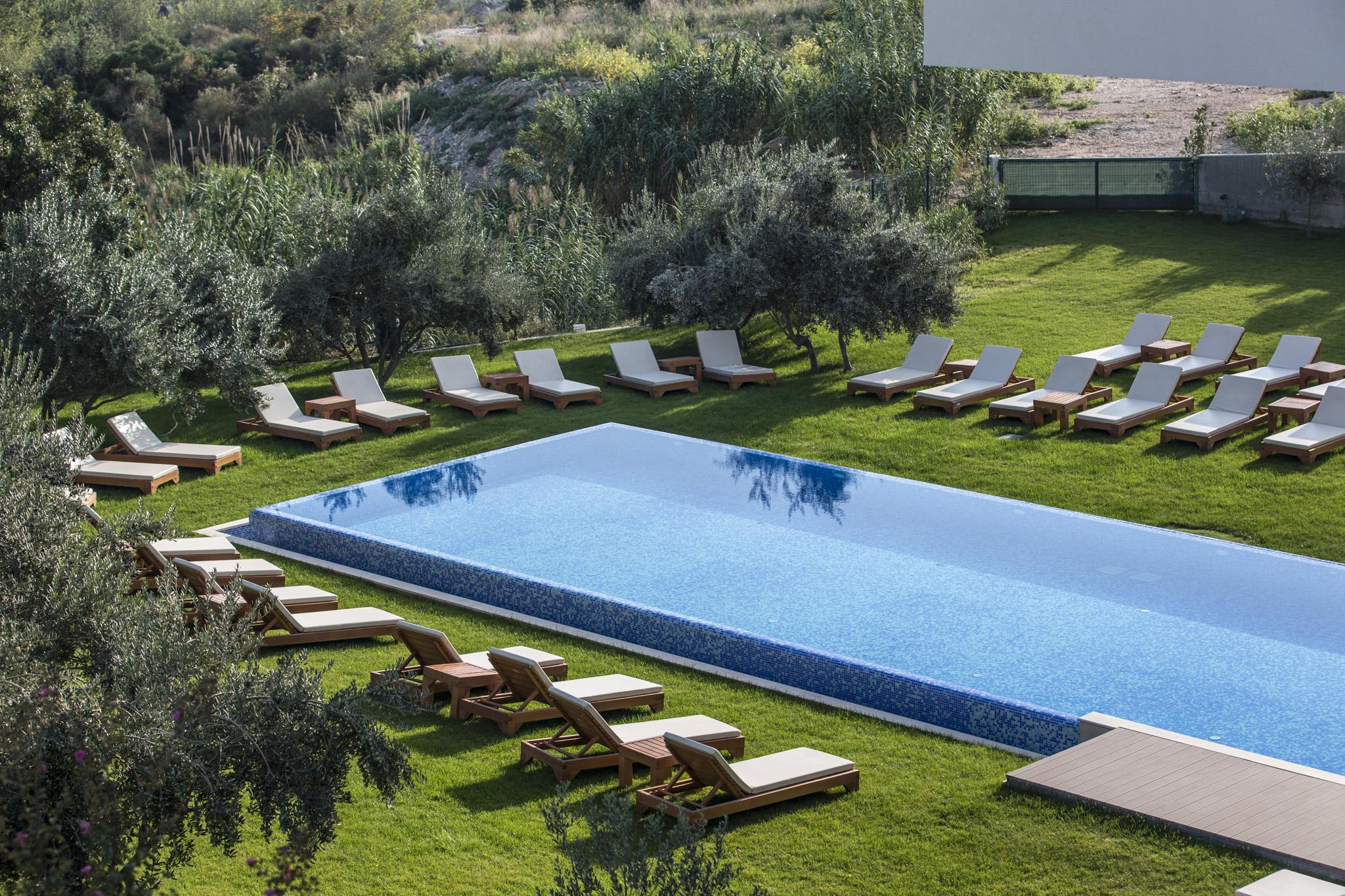 Hotel Salona Palace Екстериор снимка