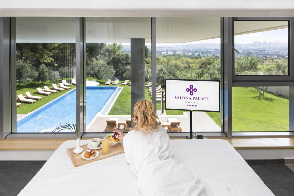 Hotel Salona Palace Екстериор снимка